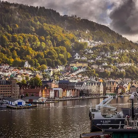 Exclusive Penthouse With Bryggen Views I Must Leilighet *